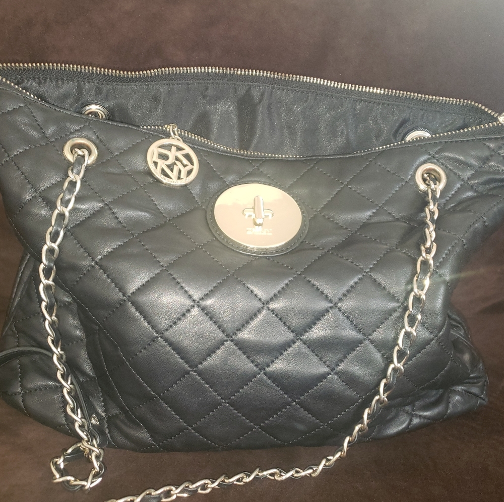 BLACK PURSE